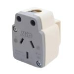 Ficha Hembra 20A 2 Patas Chatas + Tierra Blanco MIG